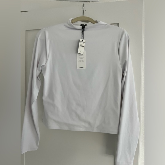NWT White Express Top - Picture 1 of 1